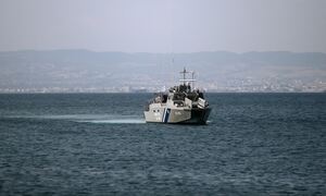 Συναγερμός για εισροή υδάτων σε φορτηγό πλοίο δυτικά της Πύλου