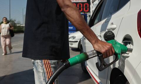 Οικονόμου στο Newsbomb.gr για παράταση Fuel Pass: Θα είμαστε στο πλευρό της κοινωνίας