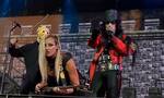 Scorpions - Alice Cooper: Η ελληνική σημαία, ο αποκεφαλισμός επί σκηνής και η αποθέωση