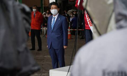 Ιαπωνία: Πυροβολήθηκε πισώπλατα ο Σίνζο Άμπε – Πρώην στρατιωτικός ο δράστης