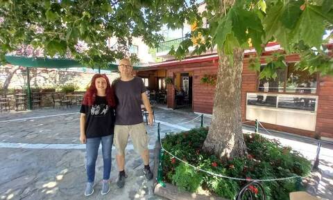 Το ζευγάρι που άφησε την πόλη και ζει σε ένα χωριό 110 κατοίκων στη Φλώρινα