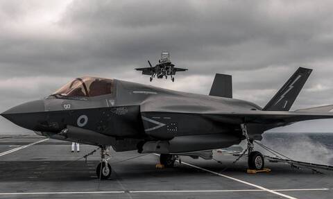 Η «οργή του Ποσειδώνα» στην Κρήτη: Στη Σούδα τα F-35 – Φτερό με φτερό με τα «γεράκια» της HAF