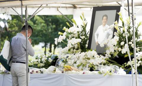 Η Ιαπωνία αποχαιρετά τον Σίνζο Άμπε- Θρήνος και συγκίνηση στην κηδεία του πρώην πρωθυπουργού