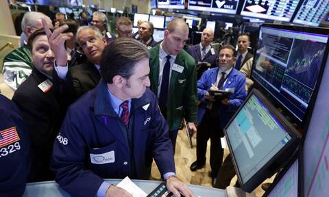Χρηματιστήριο Νέας Υόρκης: Αντιστάθηκε στις ισχυρές πιέσεις η Wall Street