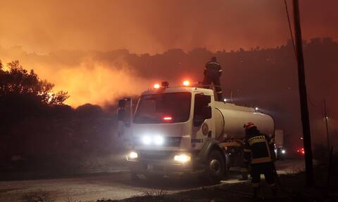 Νέες διακοπές κυκλοφοριακές σε Πεντέλη και Ντράφι λόγω της πυρκαγιάς
