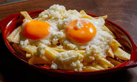 Στάκα με αβγά: Η κρητική πινελιά στο νοστιμότερο πιάτο