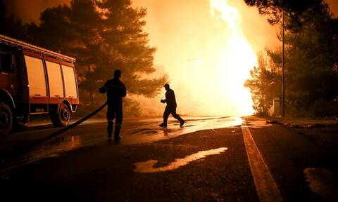 Φωτιά στην Κορινθία: Στις φλόγες δασική έκταση στην περιοχή Λίμνης Δασίου στο Ξυλόκαστρο
