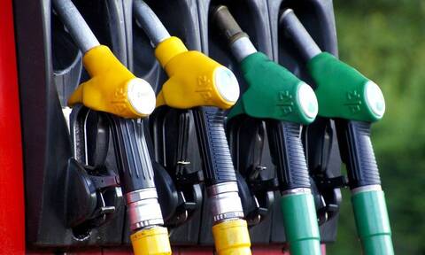 Αντίστροφη μέτρηση για το Fuel Pass 2 - Τι πρέπει να γνωρίζετε και πώς θα κάνετε τις αιτήσεις