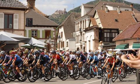 Ποδηλατικός Γύρος Γαλλίας: Καραμπόλα στον γυναικείο γύρο - Έπεσαν 30 ποδηλάτισσες