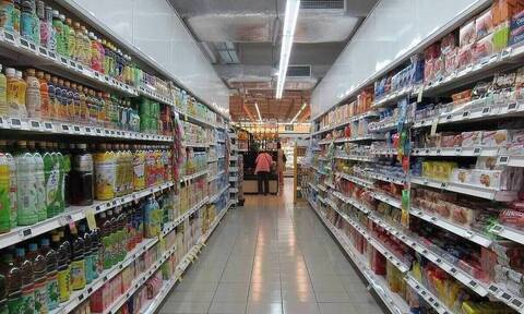 Ακρίβεια: 1 στους 2 Ελληνες «κόβει» τα ψώνια