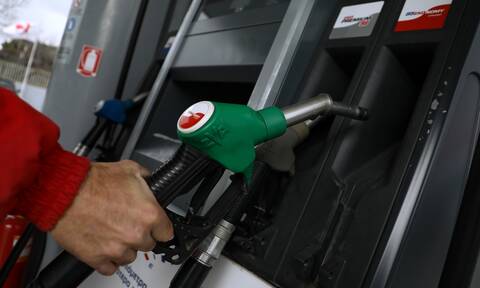Fuel Pass 2: Ανοικτή για όλα τα ΑΦΜ η πλατφόρμα - Πότε θα λάβουν τα ποσά οι δικαιούχοι