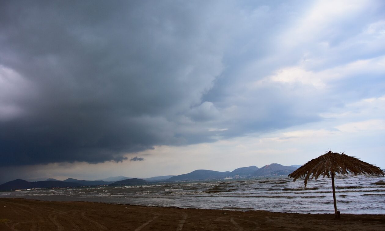 Καιρός: Αυγουστιάτικα μπουρίνια στη Στερεά Ελλάδα – Καταιγίδες το απόγευμα και στην Αττική