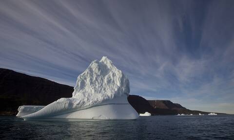 Τι δουλειά έχει ο Μπιλ Γκέιτς στη Γροιλανδία; Το «κυνήγι θησαυρού» των Κροίσων ενώ λιώνουν οι πάγοι