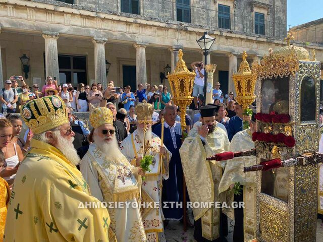 Η Κέρκυρα εορτάζει τον Άγιο Σπυρίδωνα - Λιτάνευση του ιερού σκηνώματος (pics) - ΕΚΚΛΗΣΙΑ