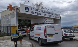 Λαμία: Συνοδός ασθενή σε αμόκ χτύπησε νοσηλεύτριες και απειλούσε να βάλει φωτιά στο νοσοκομείο