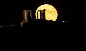 Πανσέληνος Αυγούστου: Το ολόγιομο φεγγάρι φώτισε τον Αττικό ουρανό - Μοναδικές εικόνες