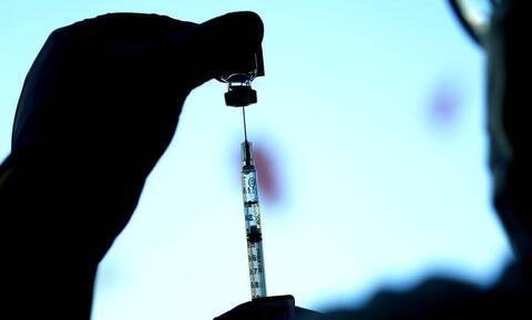 Βασιλακόπουλος: Τρεις φορές πιο ενισχυμένα τα επικαιροποιημένα εμβόλια – Έρχονται και τα εισπνεόμενα