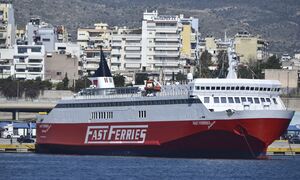 Ταλαιπωρία για 446 επιβάτες του Fast Ferries Andros - Επέστρεψαν στη Ραφήνα λόγω μηχανικής βλάβης