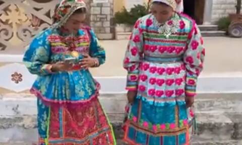 Δεκαπενταύγουστος:  Ανταποκρίτρια της ΕΡΤ έκανε ρεπορτάζ με την παραδοσιακή στολή του χωριού της