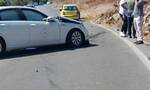Κρήτη: Ταξί «καρφώθηκε» στα βράχια – Χτύπησε στο κεφάλι ο οδηγός
