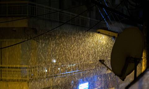 Καιρός: Βροχή και χαλάζι στην κεντρική Μακεδονία