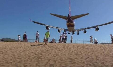 Ποια Σκιάθος; Τα αεροπλάνα σε Άγιος Μαρτίνος και Πουκέτ... σηκώνουν την άμμο