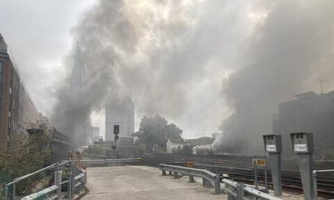 Λονδίνο: Υπό έλεγχο η μεγάλη φωτιά που ξέσπασε στο London Bridge
