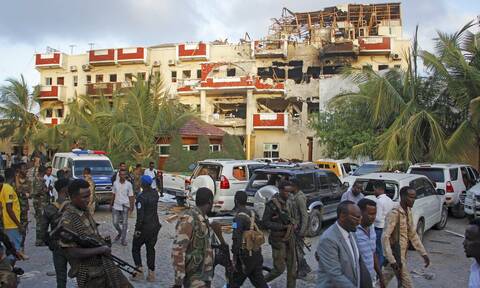 Σομαλία: Τους 21 έφτασαν οι νεκροί από την επίθεση σε ξενοδοχείο στο Μογκαντίσου