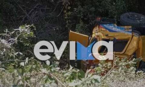 Εύβοια: Νεκρός 60χρονος άνδρας μετά από πτώση φορτηγού σε γκρεμό