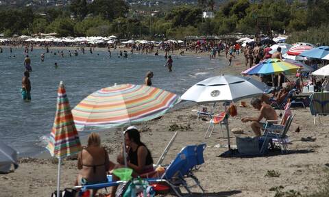 Μαγιορκίνης: Πάνω από το 50% των Ελλήνων μολύνθηκαν από κορονοϊό μέσα στο καλοκαίρι