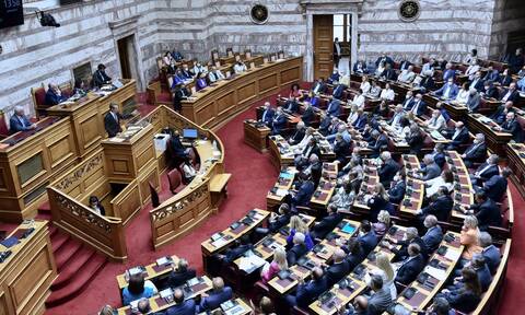 Βουλή: Συζήτηση και ψήφιση της πρότασης του ΠΑΣΟΚ- ΚΙΝΑΛ για σύσταση Εξεταστικής Επιτροπής