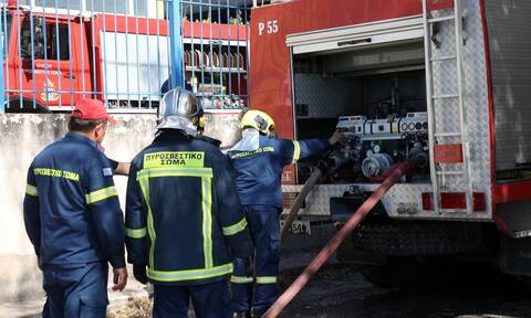 Κρήτη: Μεγάλη φωτιά σε βιοτεχνία ξυλείας - Επιχειρούν ισχυρές δυνάμεις της Πυροσβεστικής