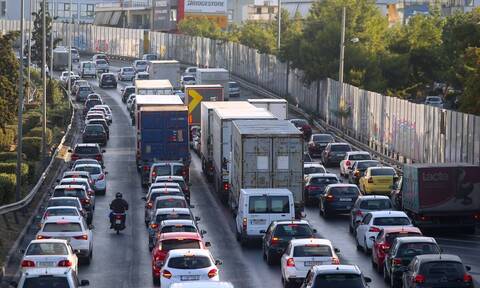 Κίνηση τώρα: Πού εντοπίζονται καθυστερήσεις στην κυκλοφορία των οχημάτων