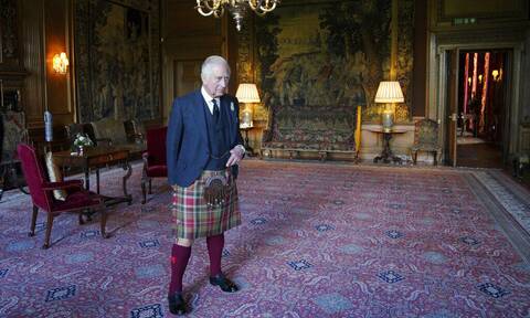 Στη Βουλή της Σκωτίας φορώντας κιλτ ο βασιλιάς Κάρολος