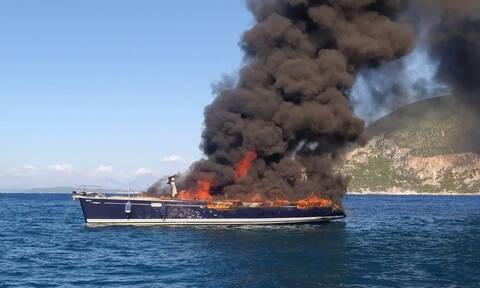 Παρανάλωμα του πυρός σκάφος στην Κεφαλονιά - Περιορίστηκε η θαλάσσια ρύπανση