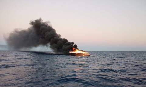 Κεφαλονιά: Σκάφος πήρε φωτιά και βυθίστηκε - Σώοι οι δύο επιβαίνοντες