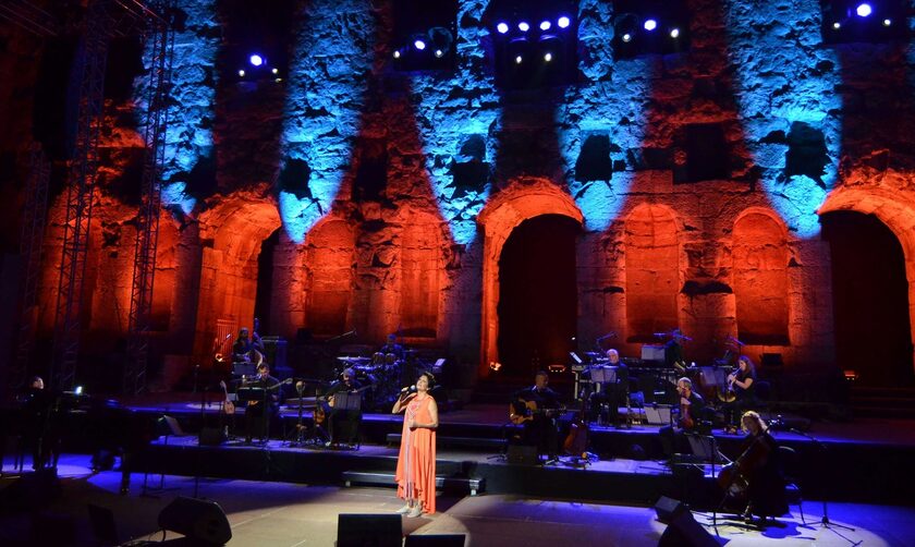 Άλκηστις Πρωτοψάλτη: Μια μοναδική συναυλία αγάπης στο Ηρώδειο