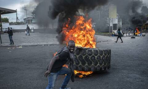 Αϊτή: Ταραχές και λεηλασίες μετά την αύξηση στην τιμή των καυσίμων