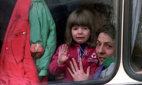 Σεράγεβο 1992 – Σεράγεβο 2022: Η ιστορία του πολέμου μέσα από το παιδί της εμβληματικής φωτογραφίας