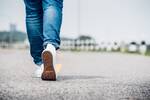 Το περπάτημα μπορεί να αποτρέψει τον πόνο στο γόνατο, σύμφωνα με έρευνα