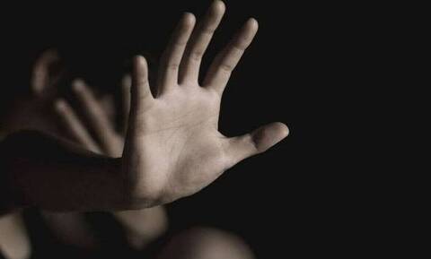 Φρίκη στην Χαλκιδική: 14χρονη κατήγγειλε ότι τη βίασε 24χρονος