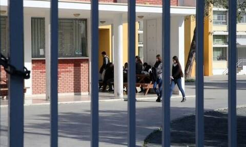 Aπίστευτα περιστατικά στην Κύπρο: Μητέρα επιτέθηκε σε μαθήτριες-Καθηγητής άρπαξε από το λαιμό μαθητή