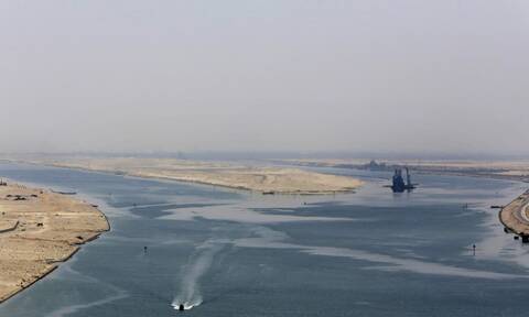 Αυξήθηκαν τα τέλη διέλευσης σε Σουέζ και Βόσπορο, πρόβλημα λόγω συμφόρησης πλοίων