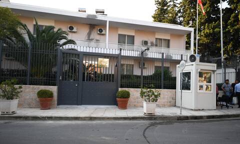 Επίθεση με μολότοφ στην πρεσβεία του Ιράν στην Αθήνα