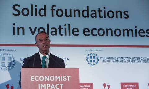 Συνέδριο Economist: «Ρεαλιστικά αισιόδοξος» ότι η Ελλάδα θα τα καταφέρει, ο Χρήστος Σταϊκούρας