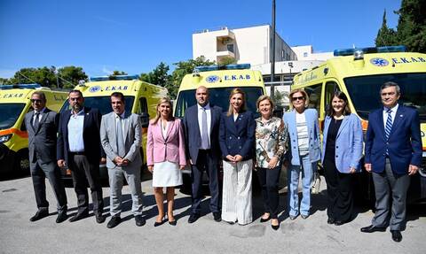 ΕΚΑΒ: Δωρεά 20 εξοπλισμένων ασθενοφόρων από την Ένωση Ελλήνων Εφοπλιστών