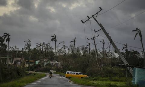 Κούβα: Στο σκοτάδι το νησί μετά το σαρωτικό πέρασμα του κυκλώνα Ίαν - Εικόνες βιβλικής καταστροφής