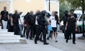 Πολυτεχνειούπολη: Στον Ανακριτή οι 22 συλληφθέντες - Πώς δρούσε η αστυνομικός - πληροφοριοδότης