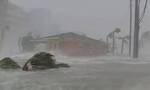 Kυκλώνας Ίαν: Σπίτι παρασύρεται σαν... καρυδότσουφλο από τη σφοδρή καταιγίδα - Βίντεο