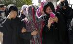 Αφγανιστάν: Γυναίκες διαδήλωσαν μετά την επίθεση αυτοκτονίας εναντίον εκπαιδευτικού κέντρου